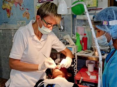 Dansk tandlæge som frivillig i Cambodja Frivilligt arbejde med ordontologi